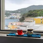 Bello, Comodo E Con Vista Mare.
