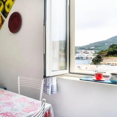 Bello, Comodo E Con Vista Mare.