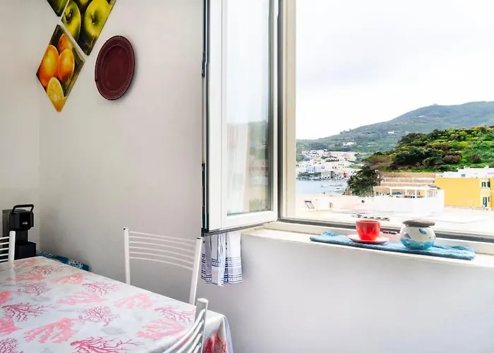 Bello, Comodo E Con Vista Mare.